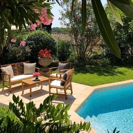 Semesterbostad Charmante Mit Pool Und Golfplatz By Interhome