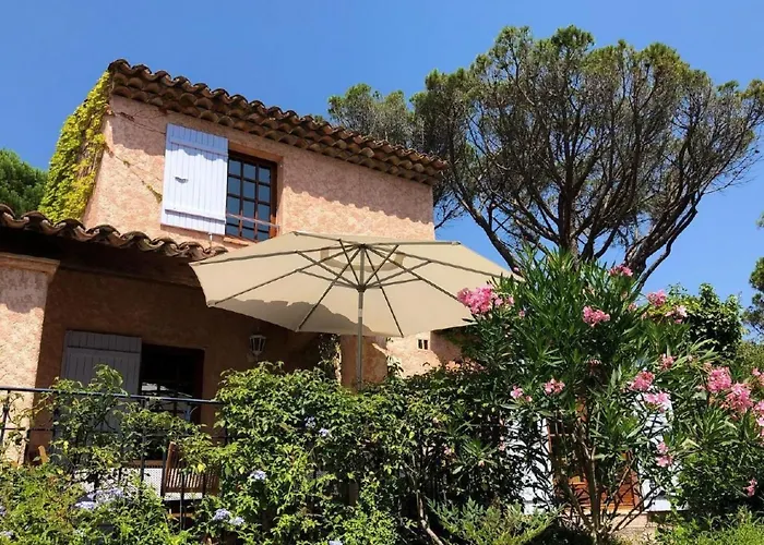 Charmante Mit Pool Und Golfplatz By Interhome Semesterbostad Saint-Raphaël