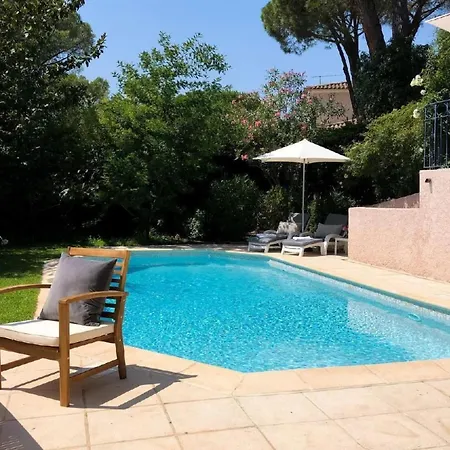 Charmante Mit Pool Und Golfplatz By Interhome Сasa de vacaciones Saint-Raphaël