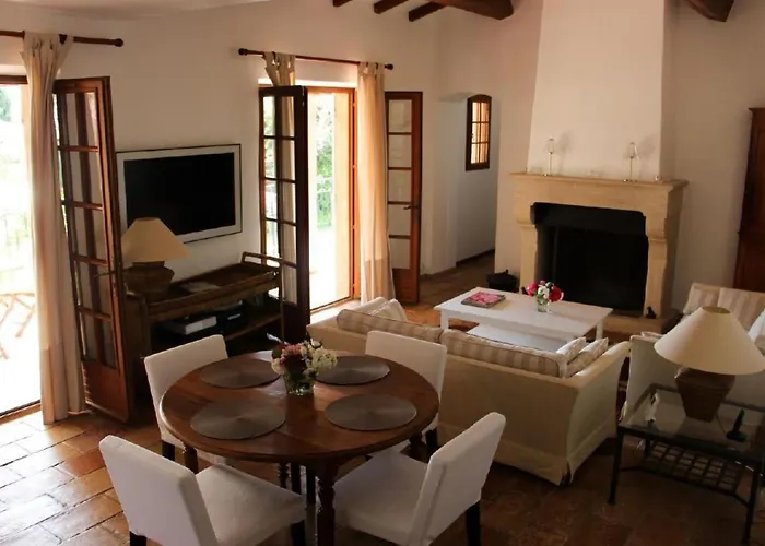 Holiday home Charmante Mit Pool Und Golfplatz By Interhome