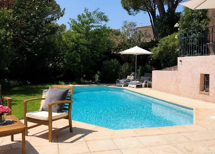 Charmante Mit Pool Und Golfplatz By Interhome Holiday home Saint-Raphael (Var)