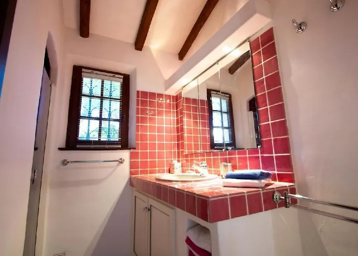 Holiday home Charmante Mit Pool Und Golfplatz By Interhome