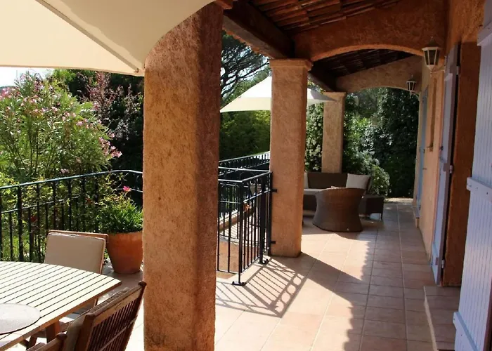 Holiday home Charmante Mit Pool Und Golfplatz By Interhome