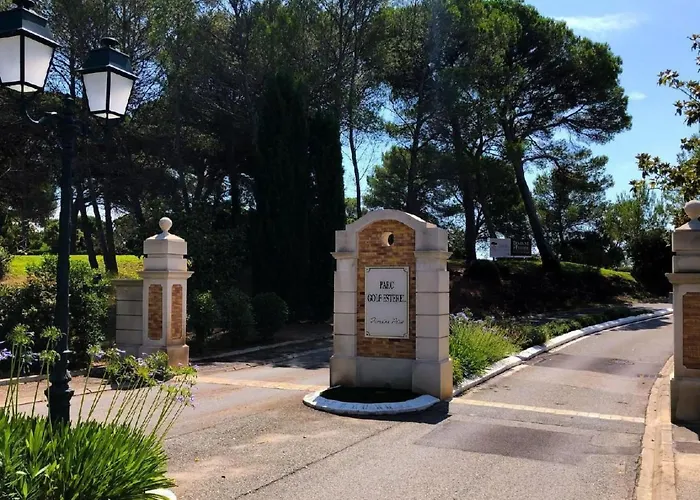 Holiday home Charmante Mit Pool Und Golfplatz By Interhome *